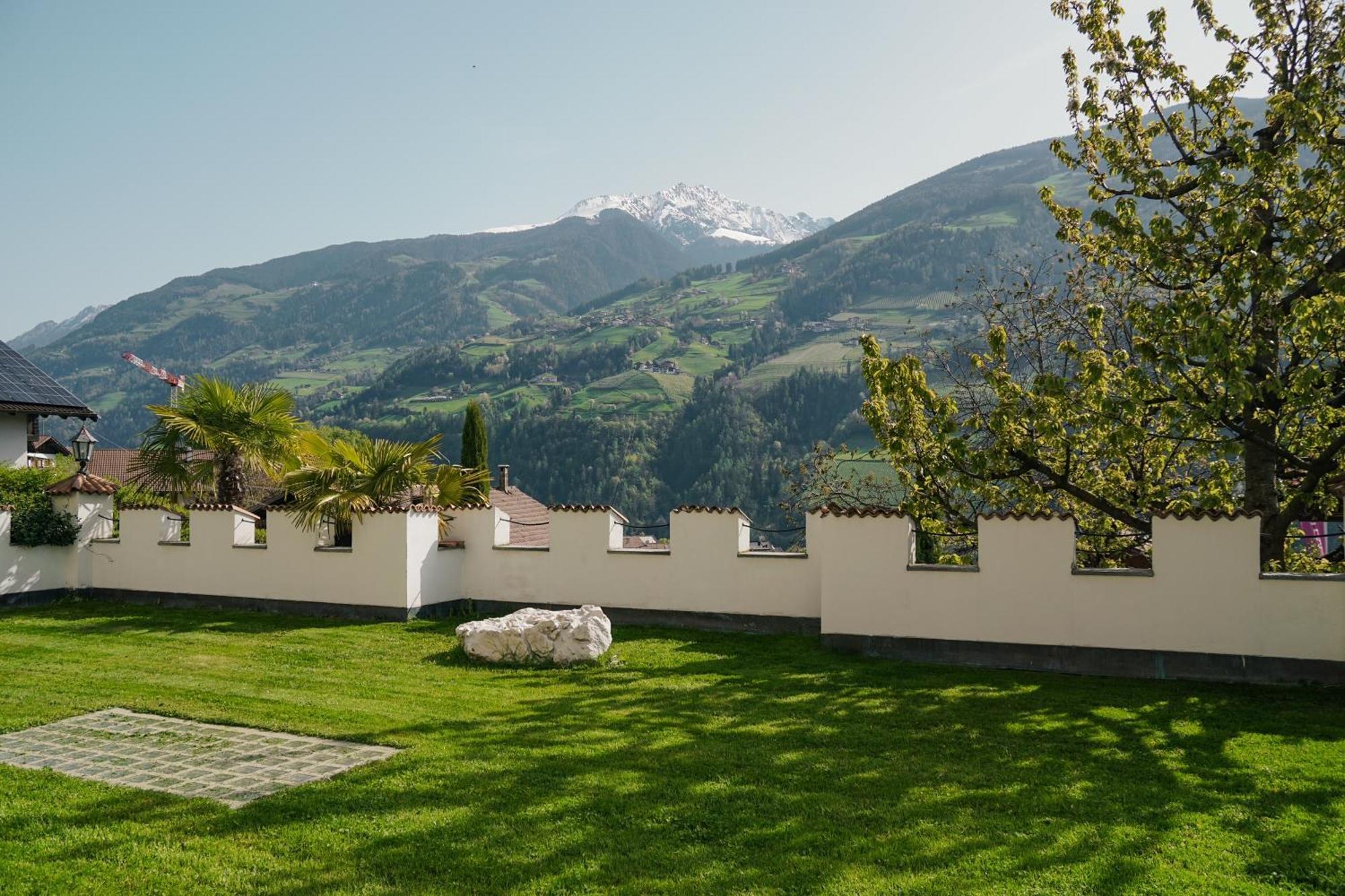 Oberwirtshof Hotel Rifiano Exterior photo
