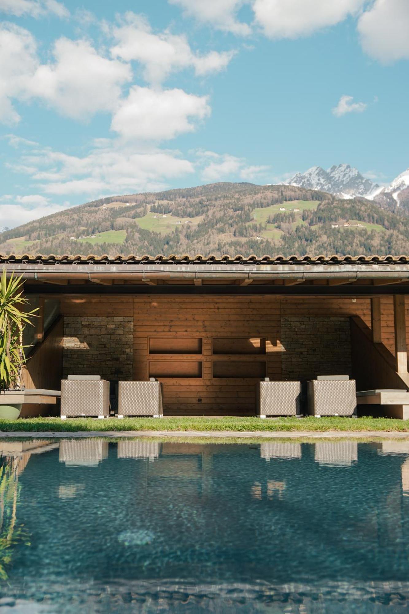 Oberwirtshof Hotel Rifiano Exterior photo